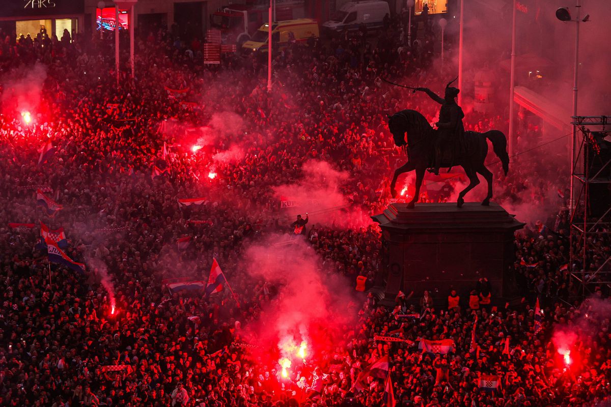 Întâmpinați precum niște eroi de zeci de mii de fani, chiar dacă au pierdut marele meci » Imagini de senzație