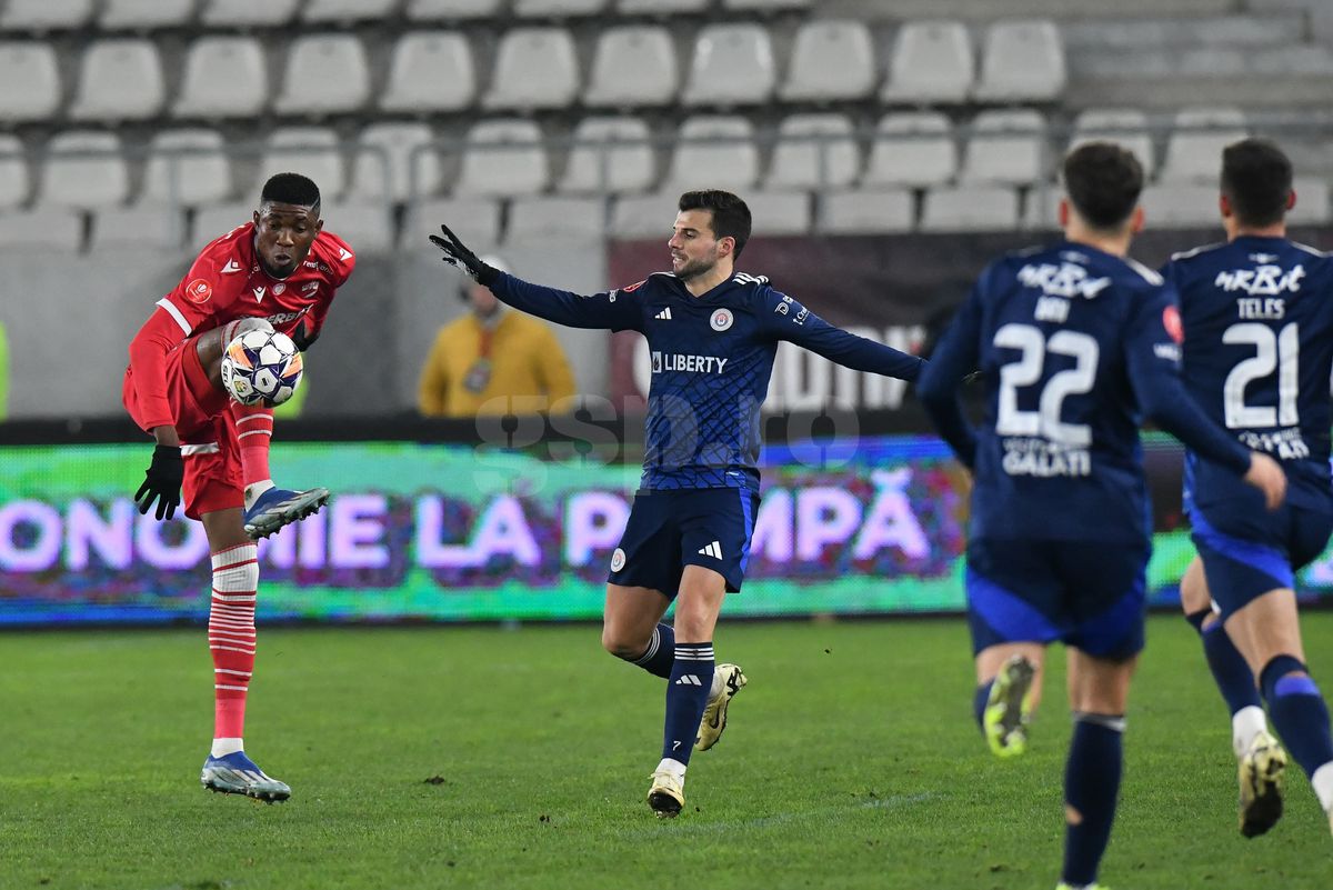 Final dramatic în Dinamo - Oțelul » GOLUL victoriei a venit în minutul 90+8, după un penalty dictat de VAR