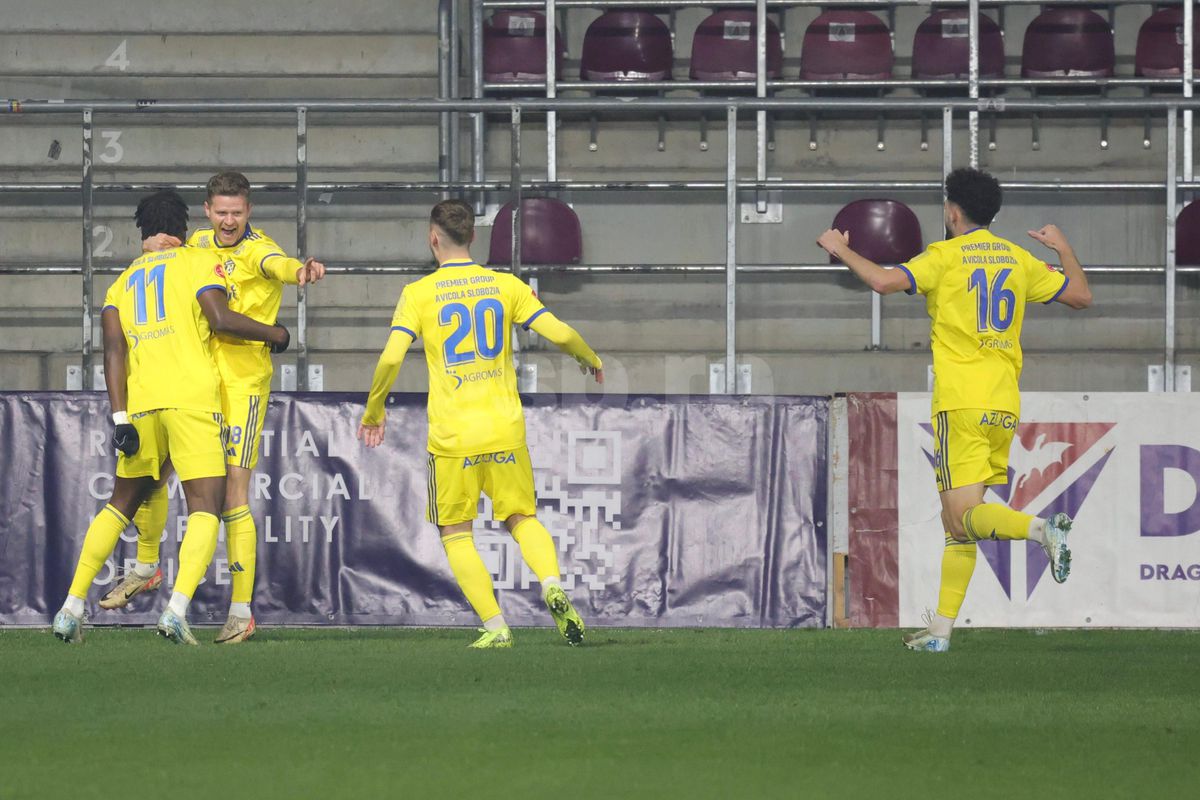 Rapid - Unirea Slobozia 2-1 » Interzis cardiacilor! Victorie miraculoasă în lupta pentru play-off! Golul lui Dobre a declanșat „nebunia” în Giulești