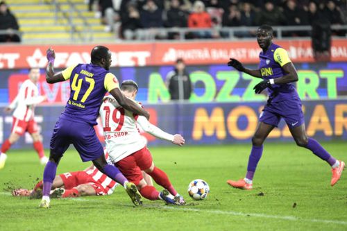 UTA - CFR Cluj / Foto: sportpictures.eu