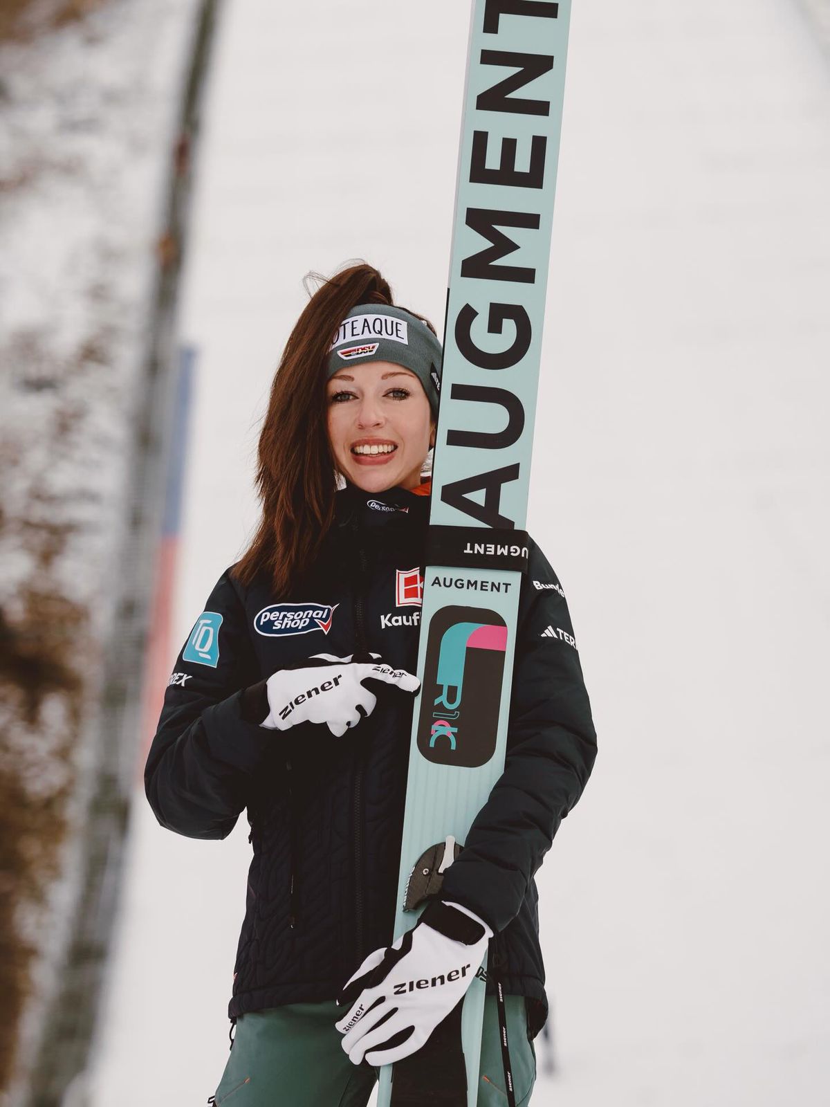 Înaintea Jocurilor Olimpice, sportiva de 35 de ani a pozat nud într-o revistă pentru adulți: „Onorată să fiu pe copertă”