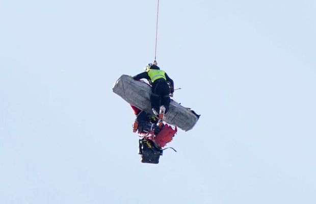 Sezon încheiat pentru un schior de elită » Transportat cu elicopterul și operat de urgență