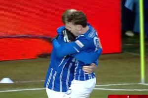 Foștii jucători de la FCSB au făcut franjuri apărarea lui Dinamo