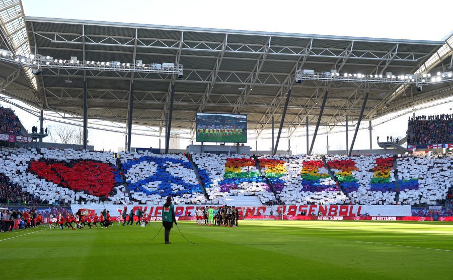 RB Leipzig a expulzat 20 de fani japonezi de pe stadion, de teama coronavirusului! Niponii, lăsați mască de comportamentul nemților