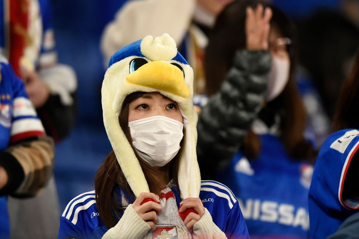 VIDEO+FOTO Toți ochii pe Iniesta! Imagini spectaculoase din Japonia: mii de oameni cu măști medicinale în tribunele lui Vissel Kobe