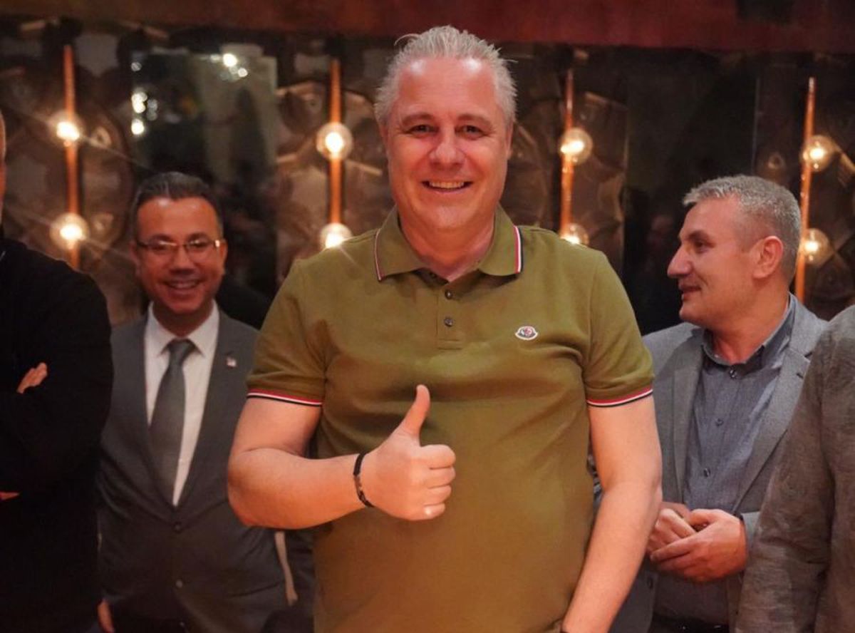 FOTO Imagini spectaculoase de la aniversarea lui Marius Șumudică » A primit un cadou inedit