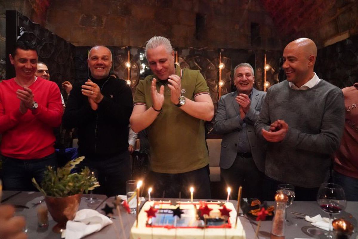 FOTO Imagini spectaculoase de la aniversarea lui Marius Șumudică » A primit un cadou inedit