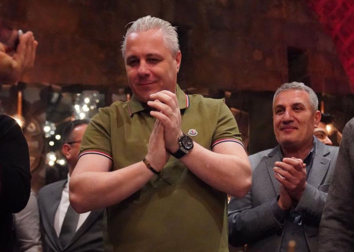 FOTO Imagini spectaculoase de la aniversarea lui Marius Șumudică » A primit un cadou inedit