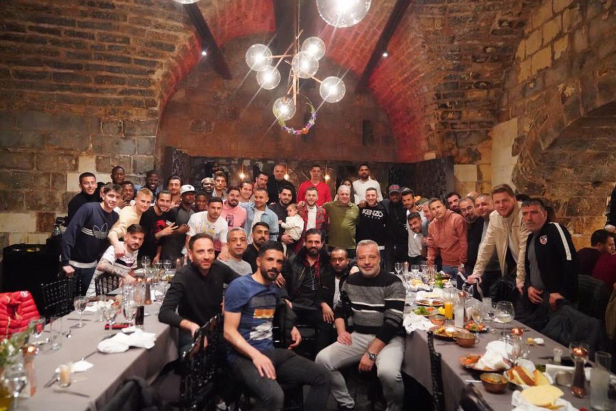 FOTO Imagini spectaculoase de la aniversarea lui Marius Șumudică » A primit un cadou inedit