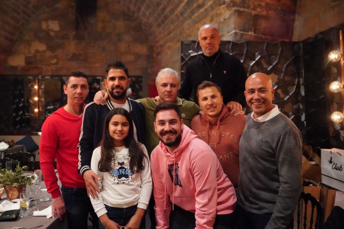 FOTO Imagini spectaculoase de la aniversarea lui Marius Șumudică » A primit un cadou inedit