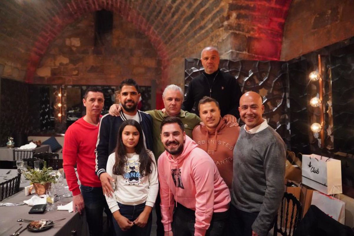 FOTO Imagini spectaculoase de la aniversarea lui Marius Șumudică » A primit un cadou inedit