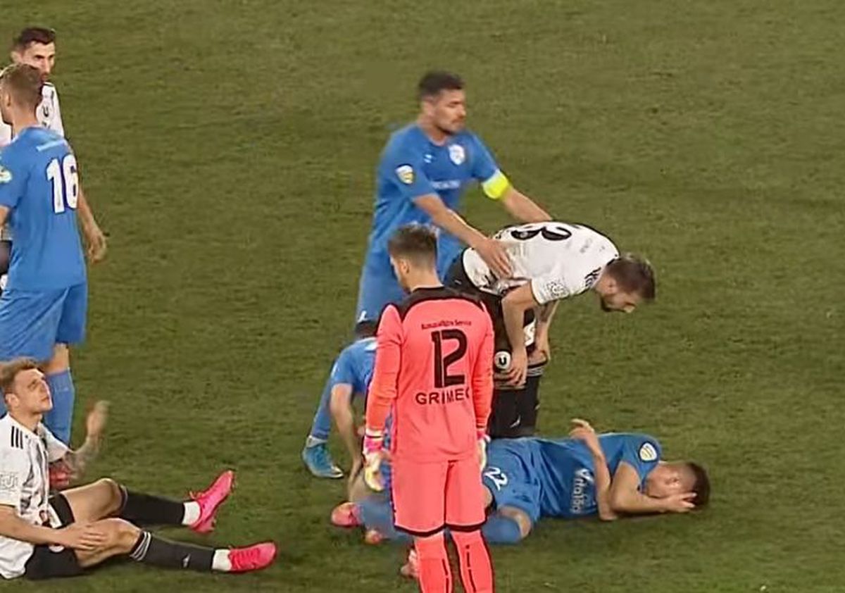 FOTO Continuă scandalul din Cupa României! Sugerează că a arbitrat la comanda patronului: „Priviți imaginile. E ca și cum arbitrul ar fi avut o altă Sarcină”