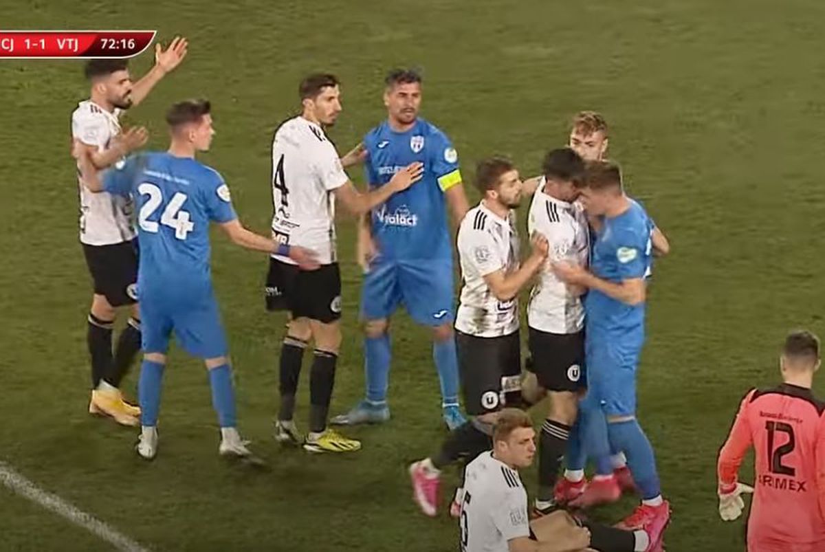 FOTO Continuă scandalul din Cupa României! Sugerează că a arbitrat la comanda patronului: „Priviți imaginile. E ca și cum arbitrul ar fi avut o altă Sarcină”