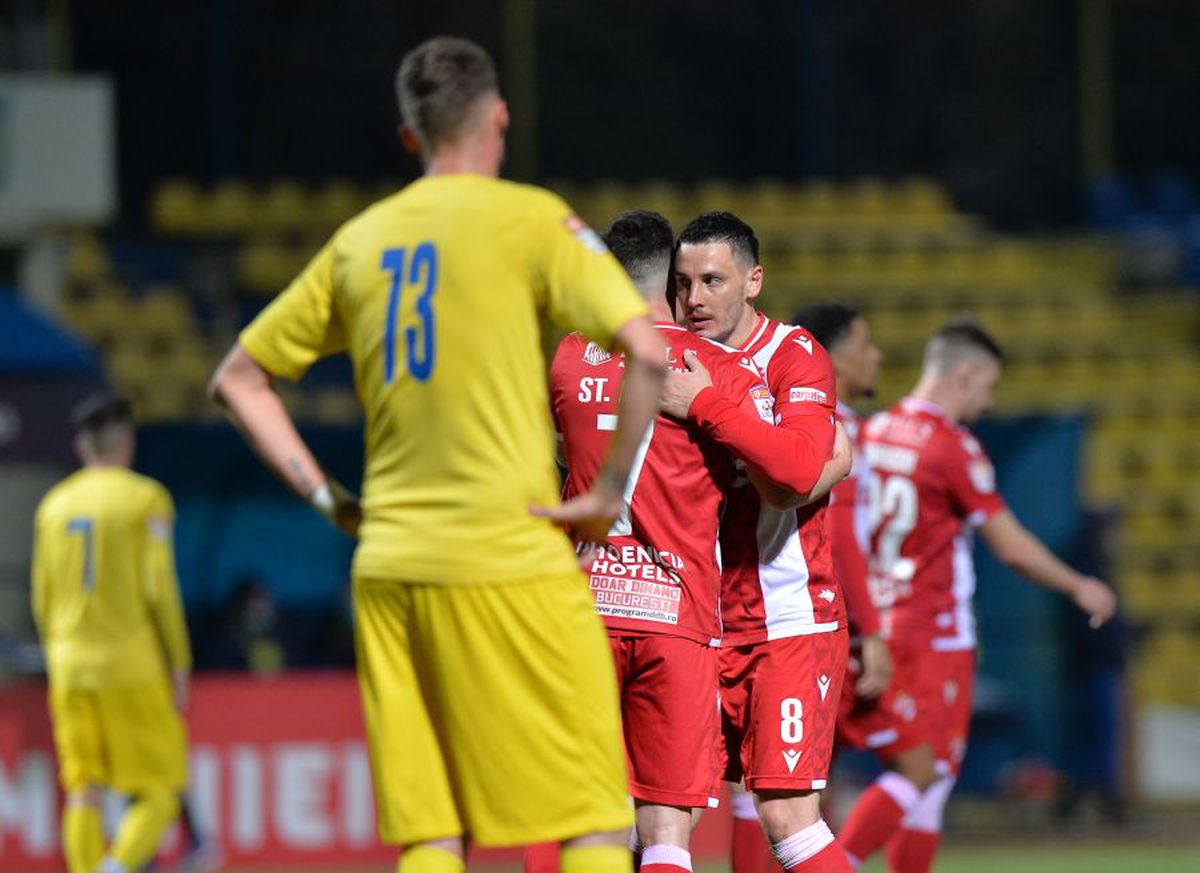 Jucătorii lui Dinamo, taxați dur după gluma macabră din vestiar: „Pe vremea aia își luau și bătaie”