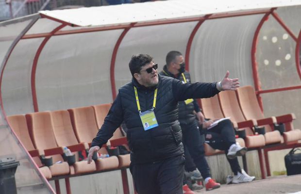 Cristi Pustai a explicat de ce a schimbat portarul la pauză: „Am mai avut experiențe de genul ăsta”