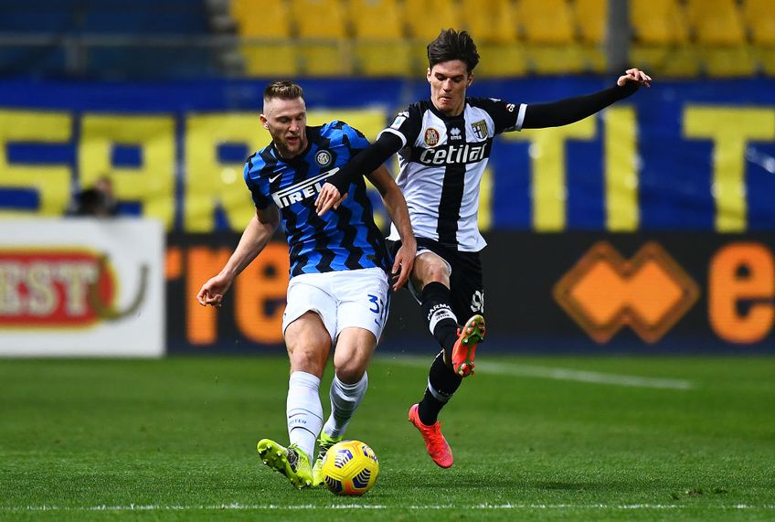Parma, formația lui Dennis Man și Valentin Mihăilă, a fost învinsă de liderul Inter Milano, scor 1-2, și se afundă tot mai tare în subsolul clasamentului din Serie A.