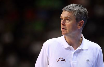 În plin război, selecționerul Ucrainei a primit o ofertă din Rusia: „Să-mi dea și o mitralieră, să trec mai întâi pe la Kremlin”