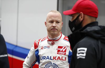 Ce trebuie să facă rusul Nikita Mazepin pentru a nu fi dat afară din Formula 1 » Tatăl pilotului este un apropiat al lui Vladimir Putin!
