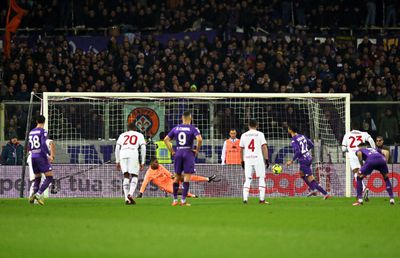 Fiorentina - AC Milan 2-1. Campioana se prăbușește pe „Artemio Franchi” + omagiu emoționant al suporterilor pentru Davide Astori