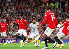 Manchester United, datorie astronomică! Cât are de plătit șeicul interesat de club