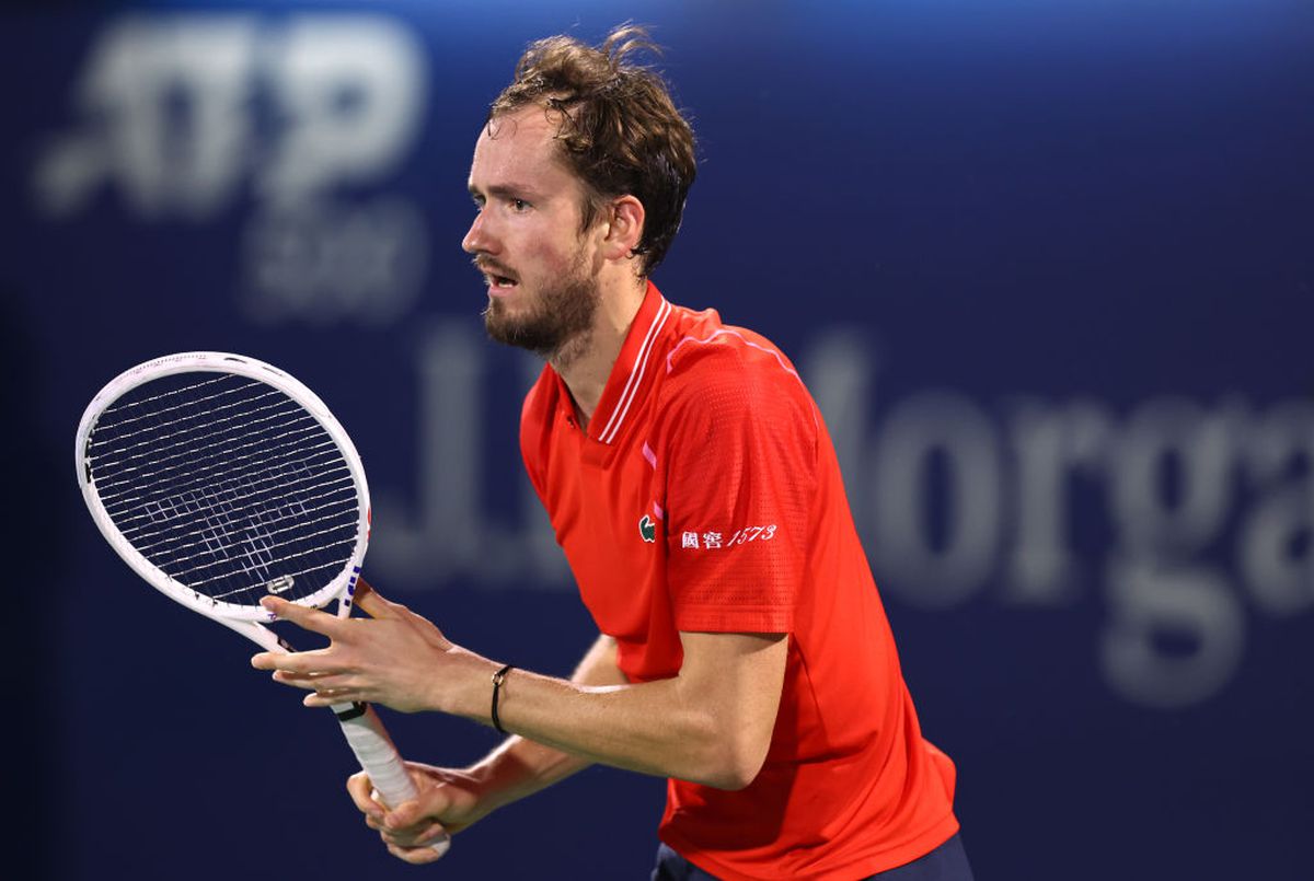 Novak Djokovic, învins de Daniil Medvedev la Dubai