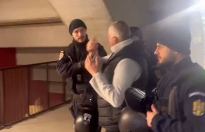 Scandal la Rapid - Hermannstadt: scos de jandarmi din stadion + discuție aprinsă și în afara arenei