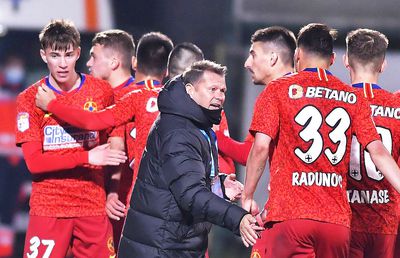 Lovitură pentru FCSB! » Mai are 4 luni de contract și negociază plecarea în Ungaria