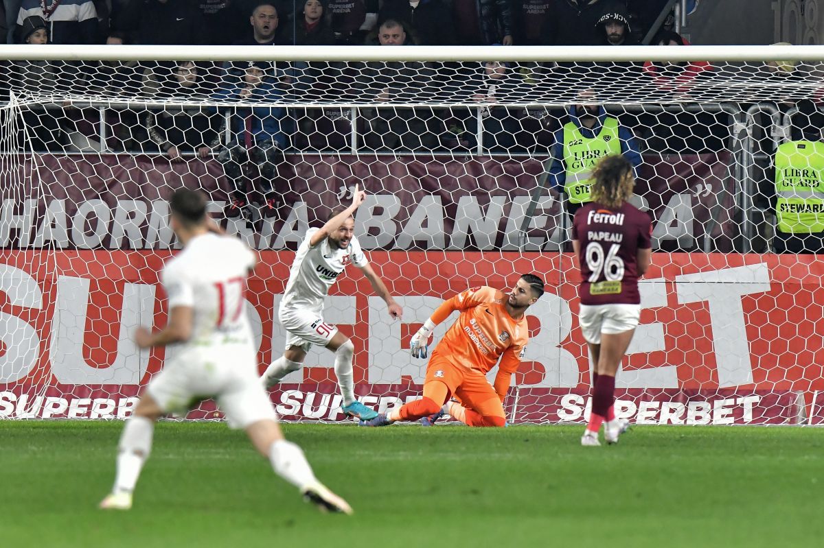 Problema remarcată la Rapid după 0-1 cu Hermannstadt: „În prima repriză a jucat în 10”
