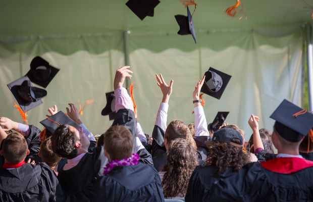 Festivitatea de Absolvire a Școlii Generale: Un Prag Spre Noi Începuturi