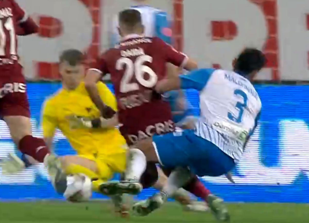 Rapid a cerut două penalty-uri cu Universitatea Craiova