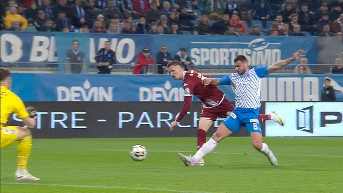 Două penalty-uri refuzate Rapidului la Craiova » Crăciunescu s-a pronunțat: „Îl împinge în careu”