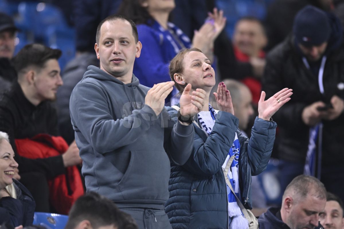 Universitatea Craiova - Rapid, meci, etapa 29 din Superligă