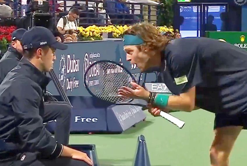 Andrey Rublev, urlând la arbitrul de linie