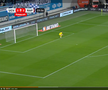primul penalty pe care Rapid ar fi trebuit să-l primească la Craiova, foto: captură de ecran Orange Sport