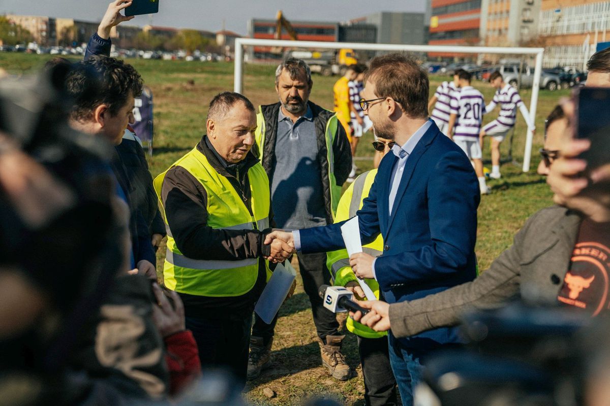 S-a turnat fundația noului stadion din România » Construit doar din fonduri locale: „Așteptat de decenii!”