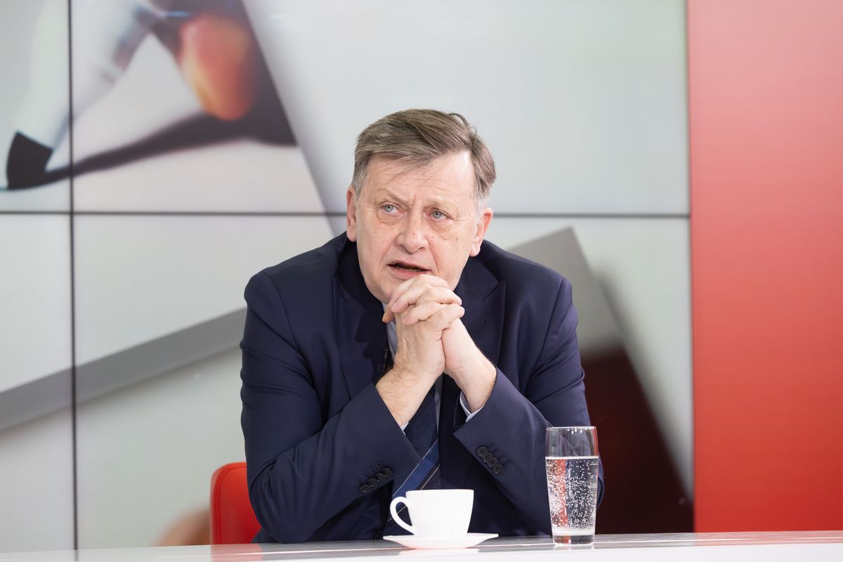 Crin Antonescu, interviu cu cărțile pe masă la „Prietenii lui Ovidiu”: „Dacă ies președinte, asta e prioritate pentru mine, nu termin mandatul fără!”