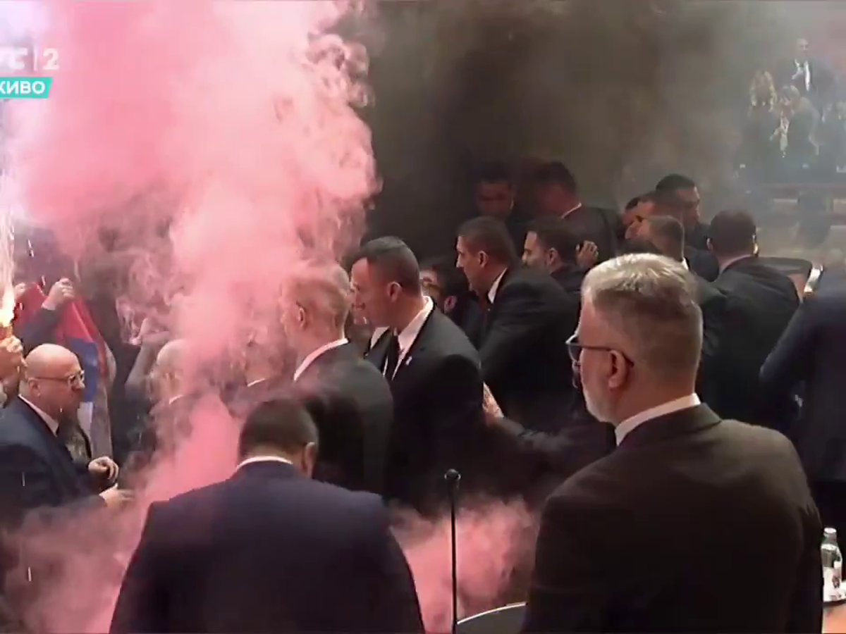 Haos în parlamentul Serbiei