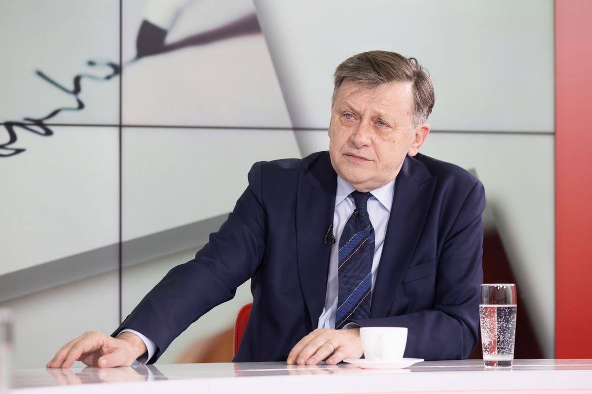 Crin Antonescu, interviu cu cărțile pe masă la „Prietenii lui Ovidiu”: „Dacă ies președinte, asta e prioritate pentru mine, nu termin mandatul fără!”