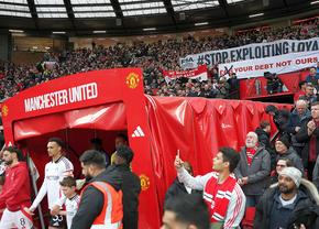 Suporterii lui Manchester United vor fi îmbrăcați în negru contra lui Arsenal: „Sir Matt Busby s-ar răscoli în mormânt”