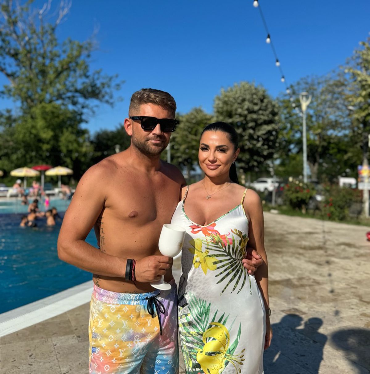 Fosta soție a lui Stelian Carabaș, fiica milionarului Dumitru Cușu, se iubește cu un fost fotbalist