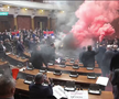 Haos în parlamentul Serbiei