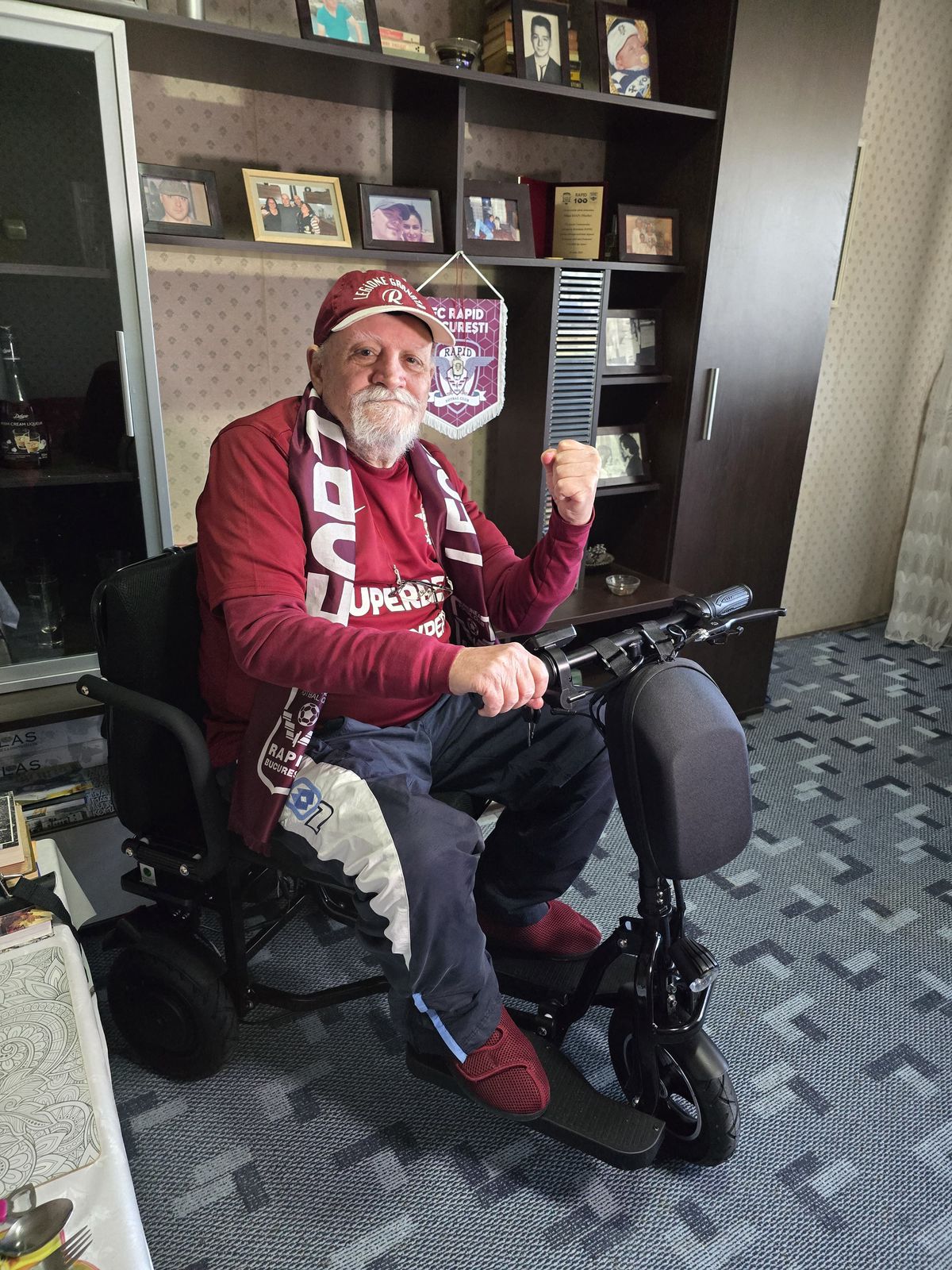 Cadoul motorizat făcut de Dan Șucu primului șef de galerie al Rapidului, care a suferit 3 amputări: „Acum o să merg iar singur pe Giulești” + De ce nu-l suportă pe Șumudică: „De atunci am prins o boală pe el!”