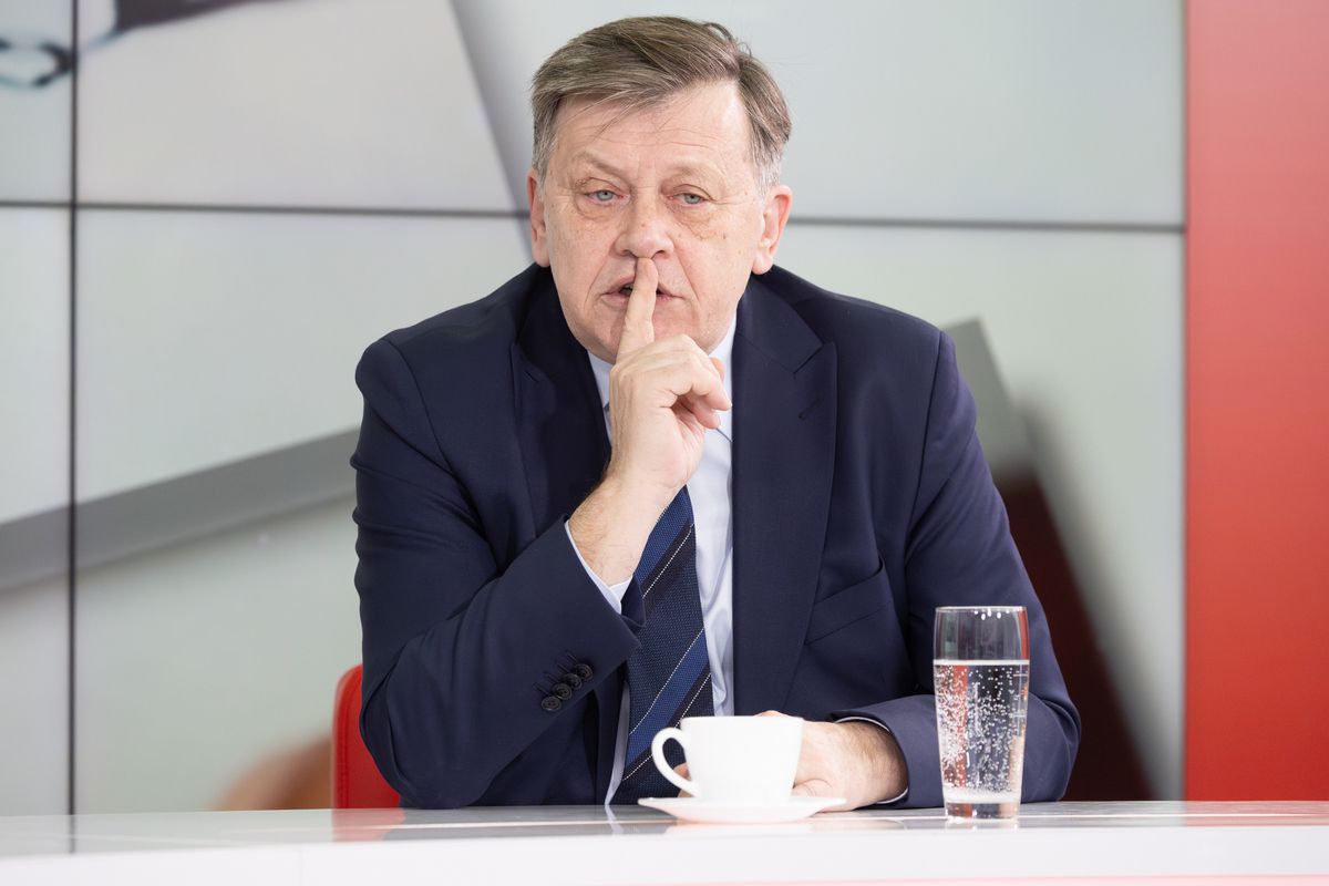 Crin Antonescu, interviu cu cărțile pe masă la „Prietenii lui Ovidiu”: „Dacă ies președinte, asta e prioritate pentru mine, nu termin mandatul fără!”