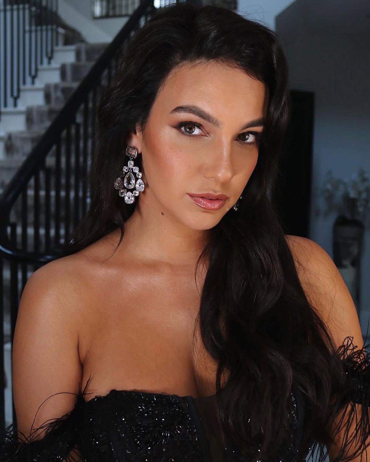 L-a părăsit și soția! Încă o lovitură pentru fostul internațional devenit analist TV, care le trimitea mesaje deocheate colegelor