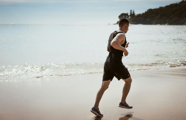 Cum îți menții forma fizică după 30 de ani: Sport, alimentație și mindset