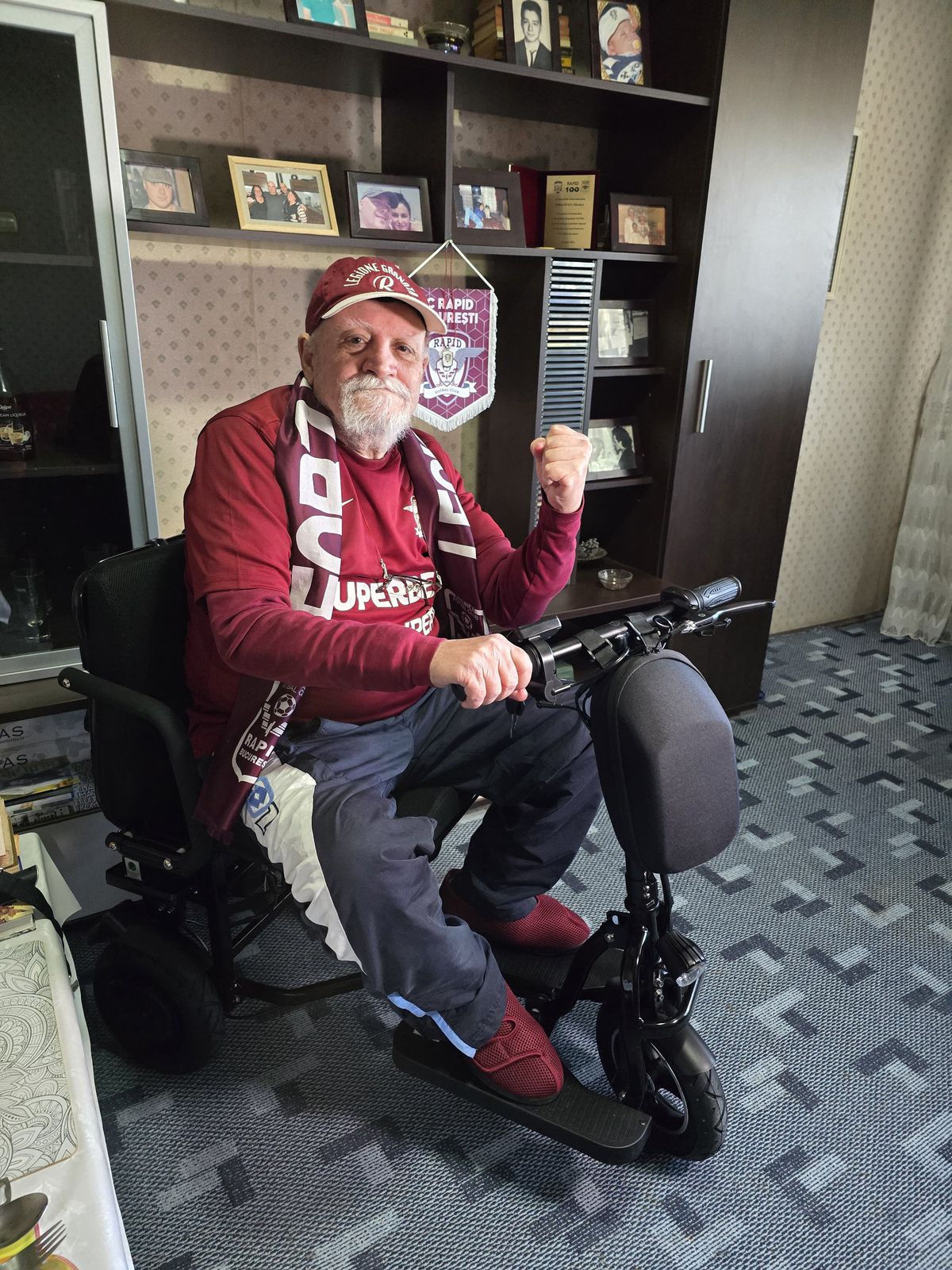 Cadoul motorizat făcut de Dan Șucu primului șef de galerie al Rapidului, care a suferit 3 amputări: „Acum o să merg iar singur pe Giulești” + De ce nu-l suportă pe Șumudică: „De atunci am prins o boală pe el!”