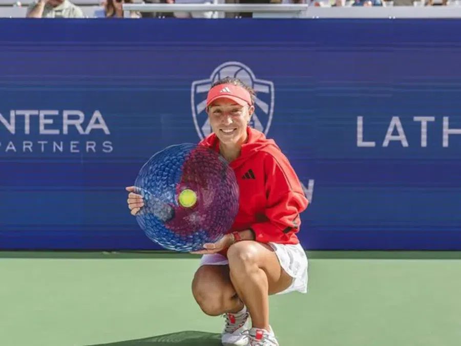 Cea mai bogată jucătoare de tenis și-a dus adversarele cu avionul privat la Indian Wells