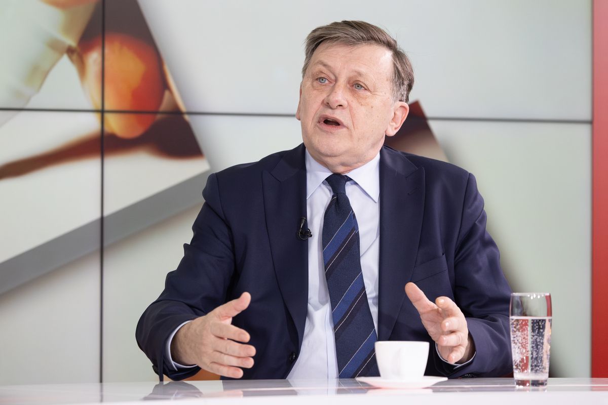 Crin Antonescu, interviu cu cărțile pe masă la „Prietenii lui Ovidiu”: „Dacă ies președinte, asta e prioritate pentru mine, nu termin mandatul fără!”