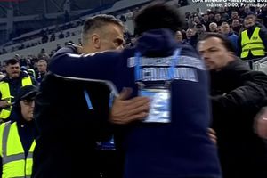 Pancu explică semnul pe care l-a făcut în direcția lui Coelho: „Vorbea mult”