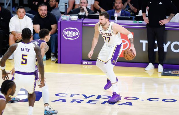 Luka Doncic, discuție aprinsă cu JJ Redick, antrenorul său! Tehnicianul lui Lakers spune că relația dintre cei doi e foarte bună: „Nu știu de ce s-a viralizat”